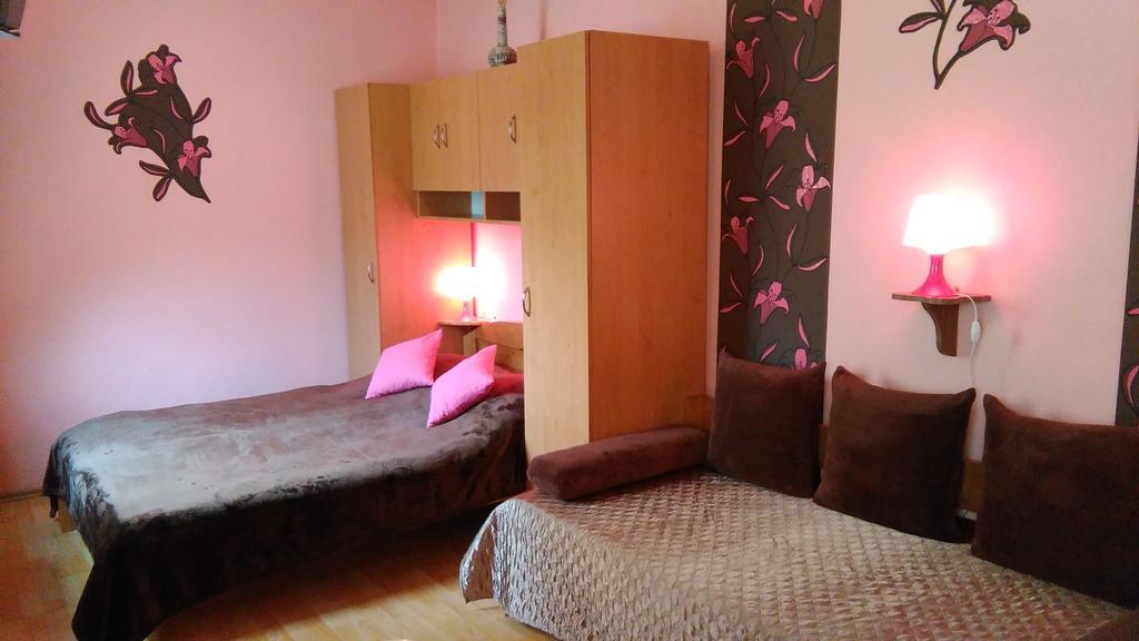 Castello Vendeg Es Apartmanhaz Егер Стая снимка