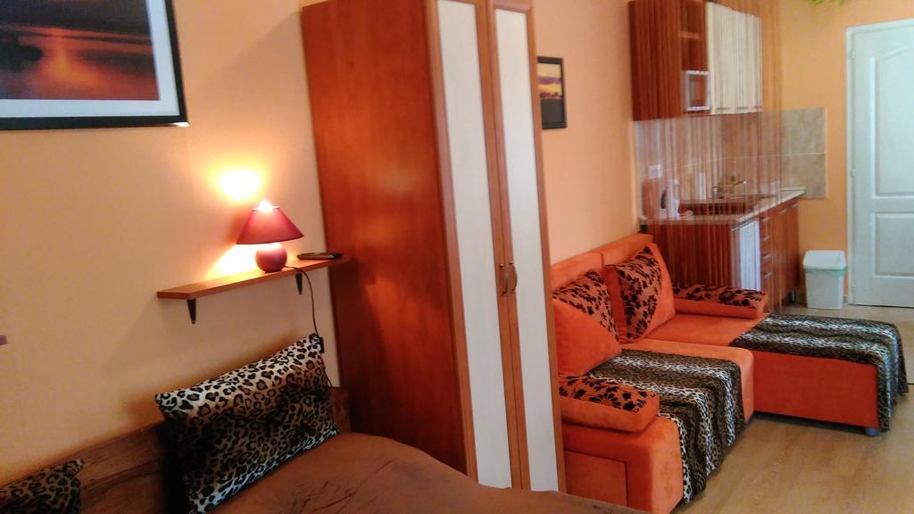 Castello Vendeg Es Apartmanhaz Егер Екстериор снимка
