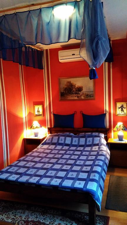 Castello Vendeg Es Apartmanhaz Егер Екстериор снимка